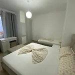 Best Summer Lägenhetshotell Golem (Tirana)